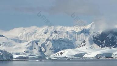 在南极洲巡游-童话般的风景